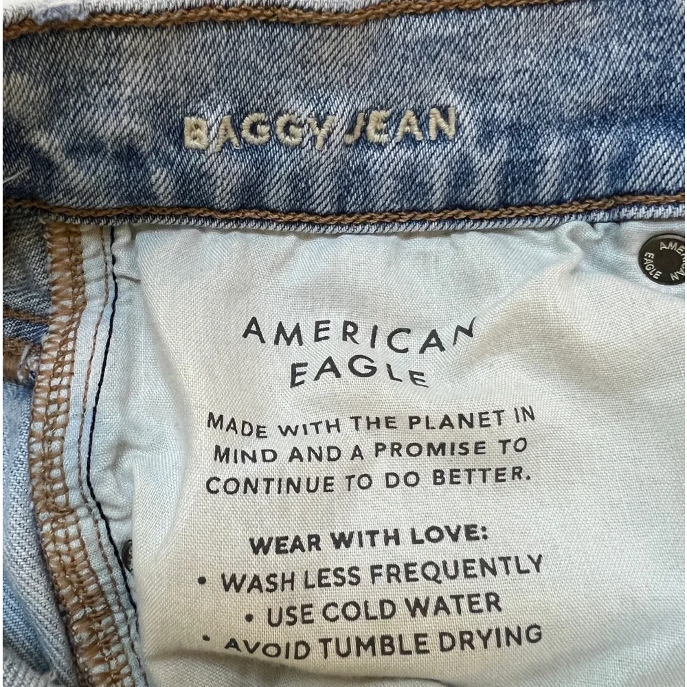 American Eagle Women's Baggy Jean Light Wash Destroyed Denim Blue Size 00 - Picture 9 of 15